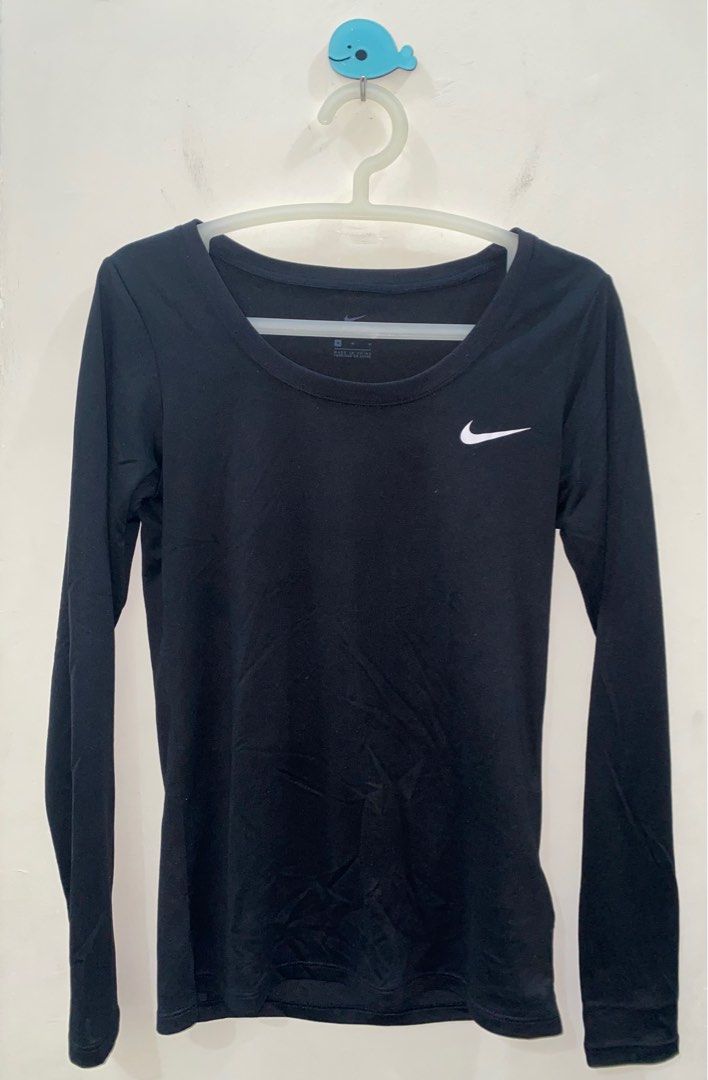 Nike Dri Fit Compression Longsleeves (Category: Activewear) located in Manila. Submitted by glosshauls (Listing ID 1319620231, Image 2). Description: RFS: decluttering MOD: Gcash, BPI MOP: Lalamove, Grab (pls message me if opting for other couriers). Buyer shoulders SF Can do UST meet ups.