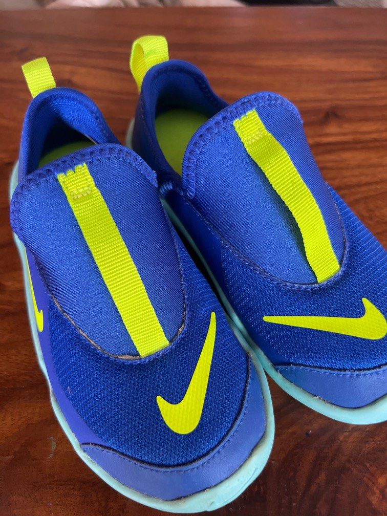 Lil swoosh outlet