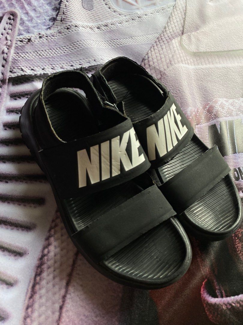 NIKE SANDALS