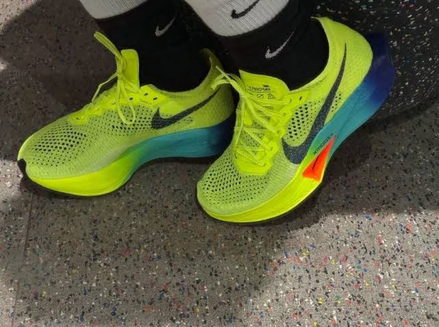 Nike ZoomX Vaporfly 3 Fast Pack Volt (Category: Sneakers) located in Manila. Submitted by solefindsphilippines (Listing ID 1319616080, Image 2). Description: ❗️SALE: 10,999 pesos only❗️ ❌SRP: 11,995❌ Nike ZoomX Vaporfly 3 Fast Pack Volt Available Sizes: 6/ 6.5/ 7/ 7.5/ 8/ 8.5/ 9/ 9.5/ 10/ 10.5 men's 6.5/ 7/ 7.5/ 8/ 8.5/ 9 women's Brand new All of our items are 100% Authentic/ Legit/ Original How to Order? Message us now!📩 Follow us on FB, IG and