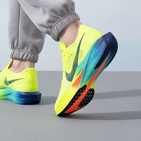 Nike ZoomX Vaporfly 3 Fast Pack Volt (Category: Sneakers) located in Manila. Submitted by solefindsphilippines (Listing ID 1319616080, Image 3). Description: ❗️SALE: 10,999 pesos only❗️ ❌SRP: 11,995❌ Nike ZoomX Vaporfly 3 Fast Pack Volt Available Sizes: 6/ 6.5/ 7/ 7.5/ 8/ 8.5/ 9/ 9.5/ 10/ 10.5 men's 6.5/ 7/ 7.5/ 8/ 8.5/ 9 women's Brand new All of our items are 100% Authentic/ Legit/ Original How to Order? Message us now!📩 Follow us on FB, IG and
