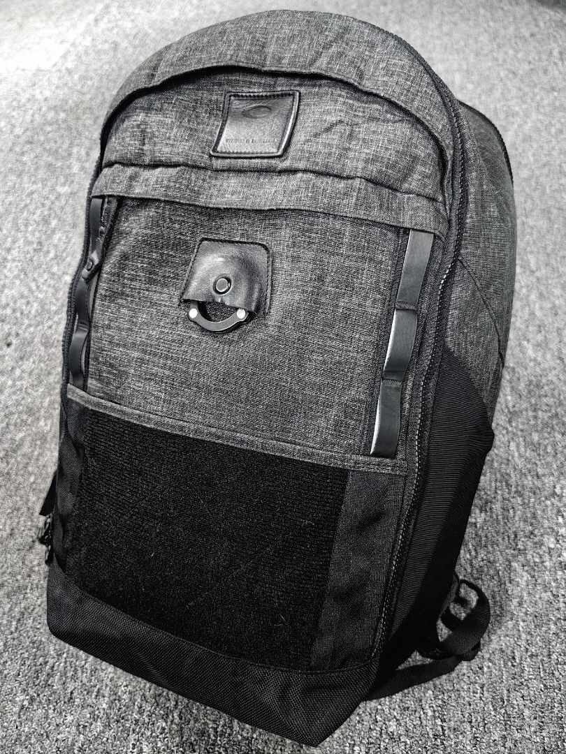 Oakley voyage backpack Men s Fashion Bags Backpacks on Carousell