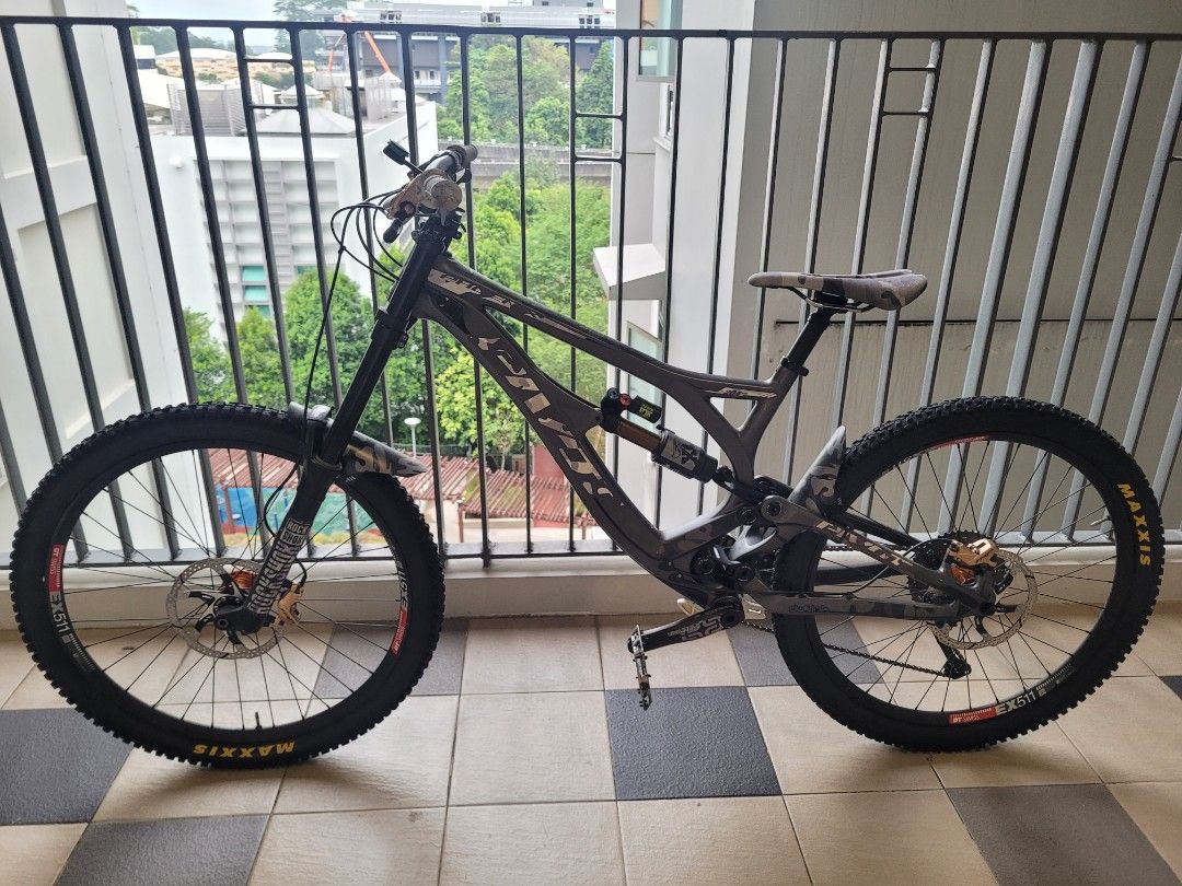 Pivot Phoenix DH Carbon V2 size XL 27.5