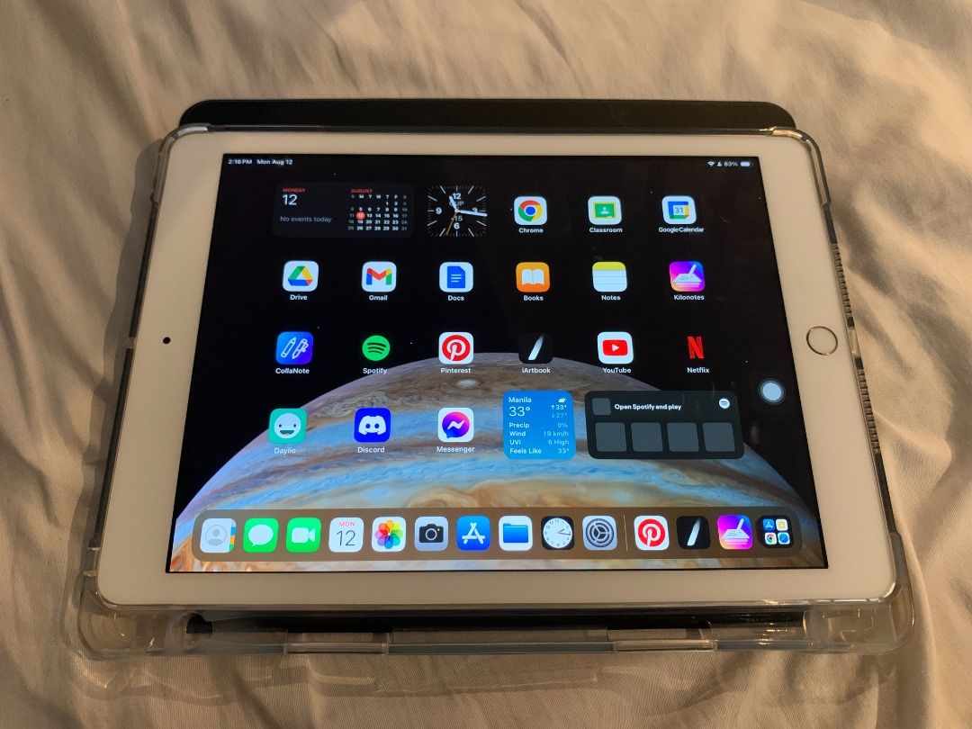 Pre-loved iPad 6th Generation (2018) 32GB Storage (Category: iPad) located in Las Pinas. Submitted by ggabbyandrade (Listing ID 1319585655, Image 3). Description: ❗️ PLEASE READ ME ❗️ I bought this as a learning device for school. Good for light work, leisure activities, and reading. This iPad has been with me since grade 5. 📚 ISSUES: minor scratches (see pictures for reference), increase volume button no longer working (can use assistive touch 