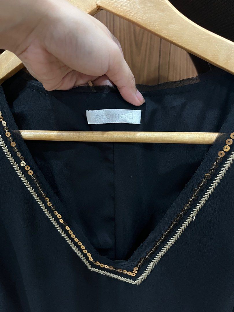 Promod Black Sequined Dress Size M (Category: Dresses) located in Paranaque City. Submitted by tinykh (Listing ID 1319565249, Image 2). Description: Promod Sequined Dress in size Medium Can be used for formal wear or for the office Invisible zipper on the side No issues / in good condition! Waist - 42.5 cm Hip - 44.5 cm Length - 84 cm .