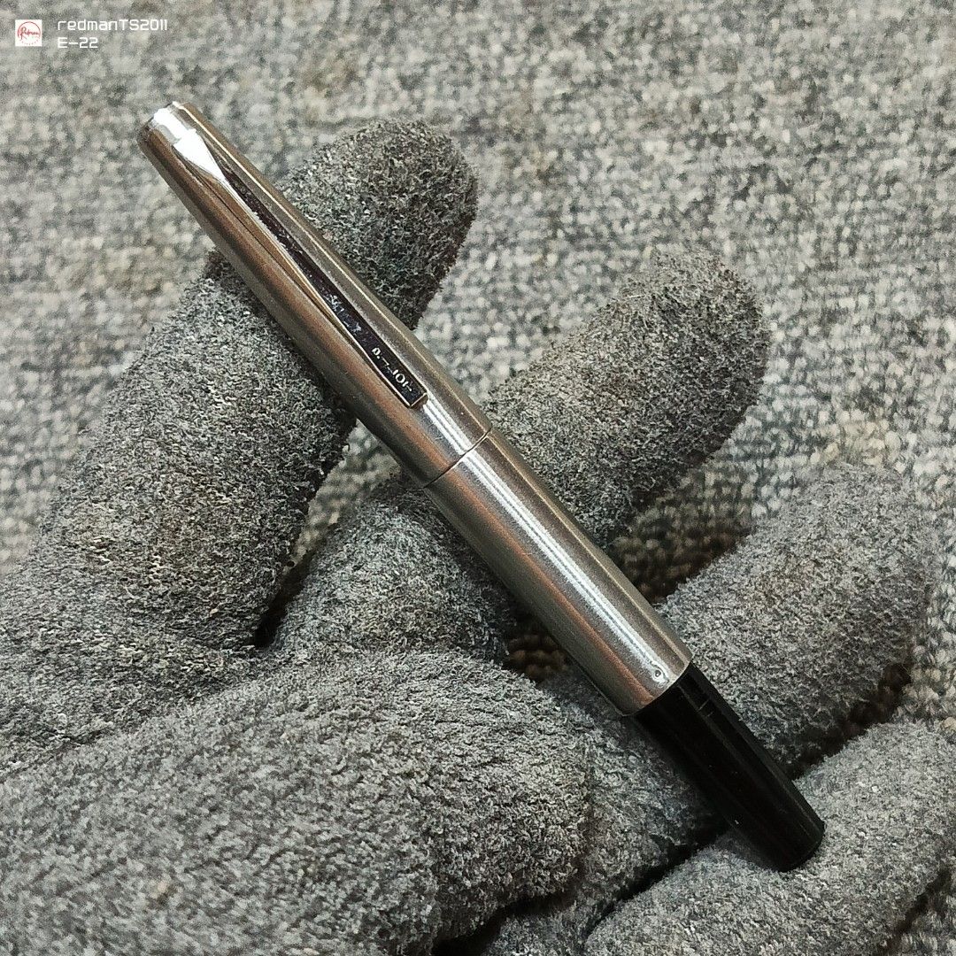 Rare Pilot Telescoping Fountain Pen (Category: Stationery & School Supplies) located in Meycauayan. Submitted by redmants2011 (Listing ID 1319643674, Image 1). Description: 14k gold nib Need cleaning, ink may have dried up through the years. Payment - Gcash / Bank Transfer Shipping - Gogo Xpress / Flash Express.