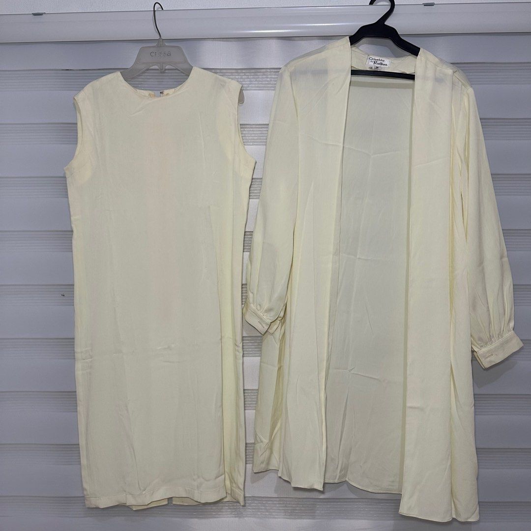 Rustans elegant white set (Category: Sets or Coordinates) located in Paranaque City. Submitted by capybara808 (Listing ID 1319628136, Image 2). Description: Can fit medium to large ✨ Very classy ✨ Cardigan is really beautiful in person 😊 Nice cloth .