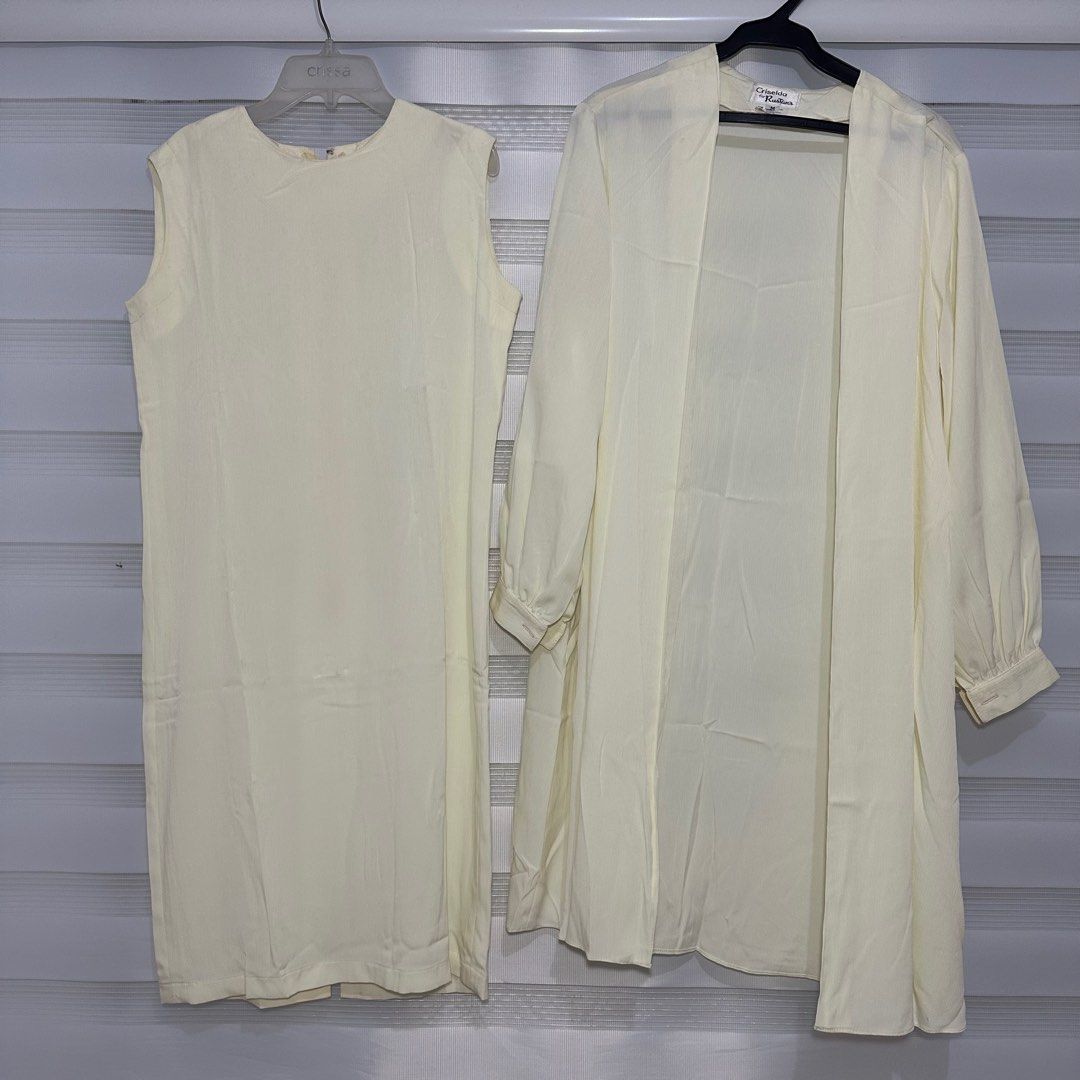 Rustans elegant white set (Category: Sets or Coordinates) located in Paranaque City. Submitted by capybara808 (Listing ID 1319628136, Image 1). Description: Can fit medium to large ✨ Very classy ✨ Cardigan is really beautiful in person 😊 Nice cloth .