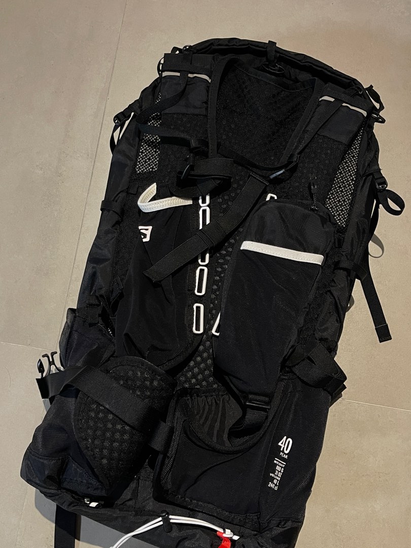 Salomon 40l backpack top