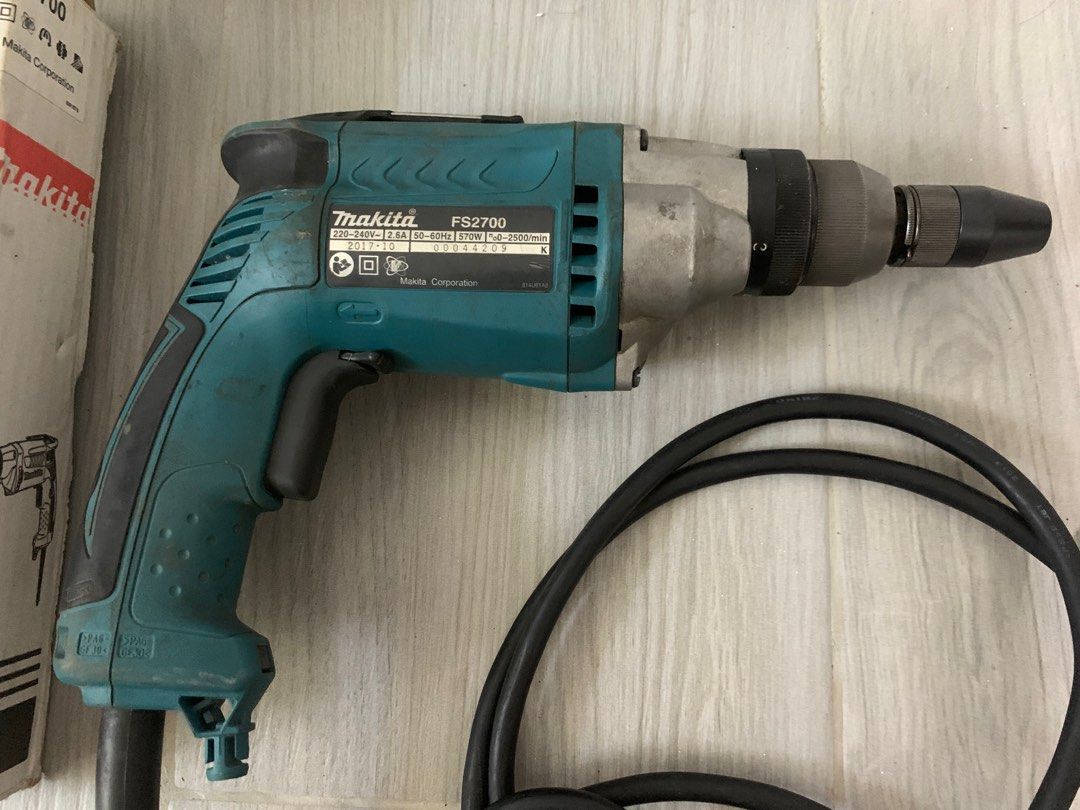 Screwdriver - Drywall (Category: Construction Tools & Equipment) located in Pateros City. Submitted by afrenz (Listing ID 1319692146, Image 2). Description: Makita Drywall Screwdriver FS2700 5700 watts - 1/4 hex drive, sa mga kontratista ng roofing - pede testing for lakas at tibay 🙂 price negotiable meetup or pickup 09178569255.