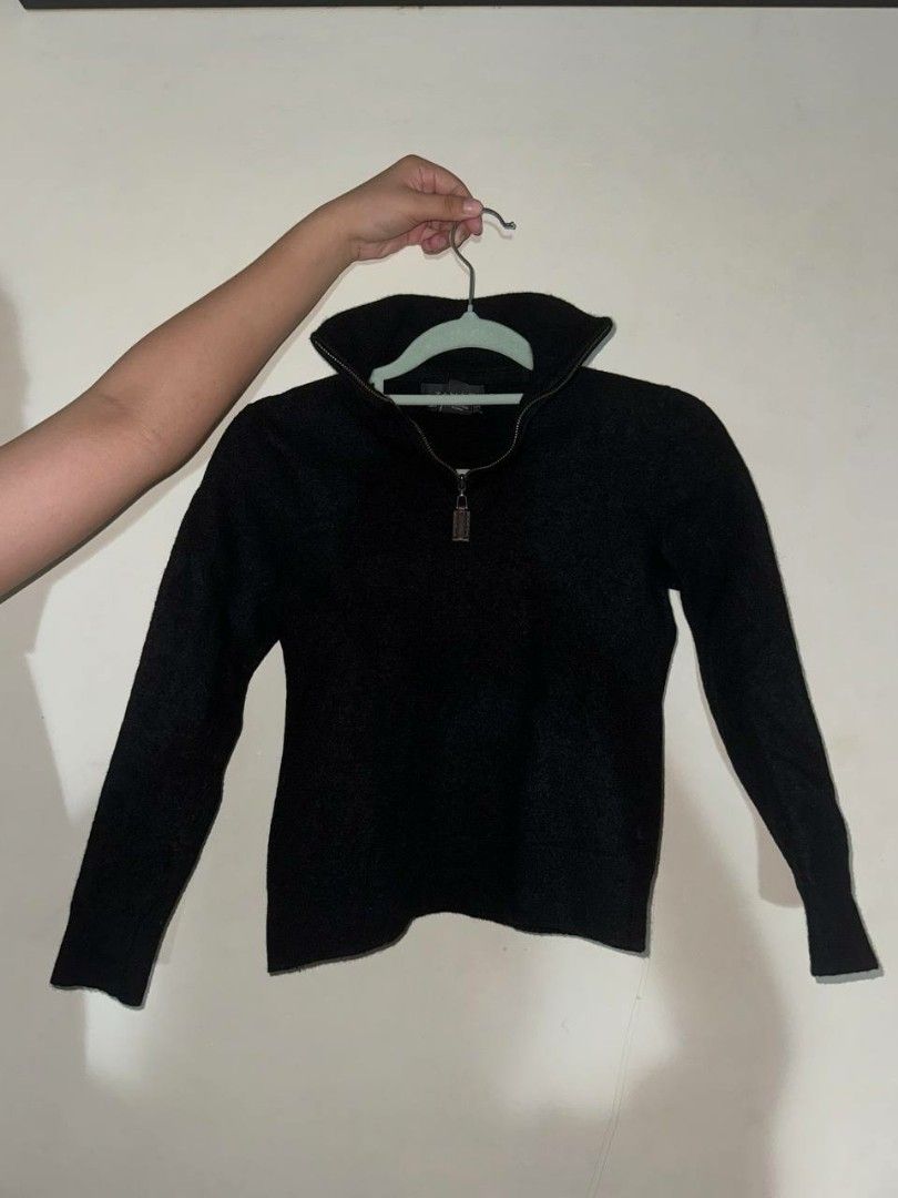 Tahari sweatshirt deals
