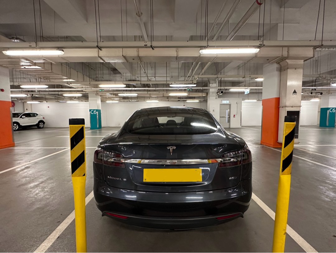 Tesla Model S 85D Auto498320079428659209