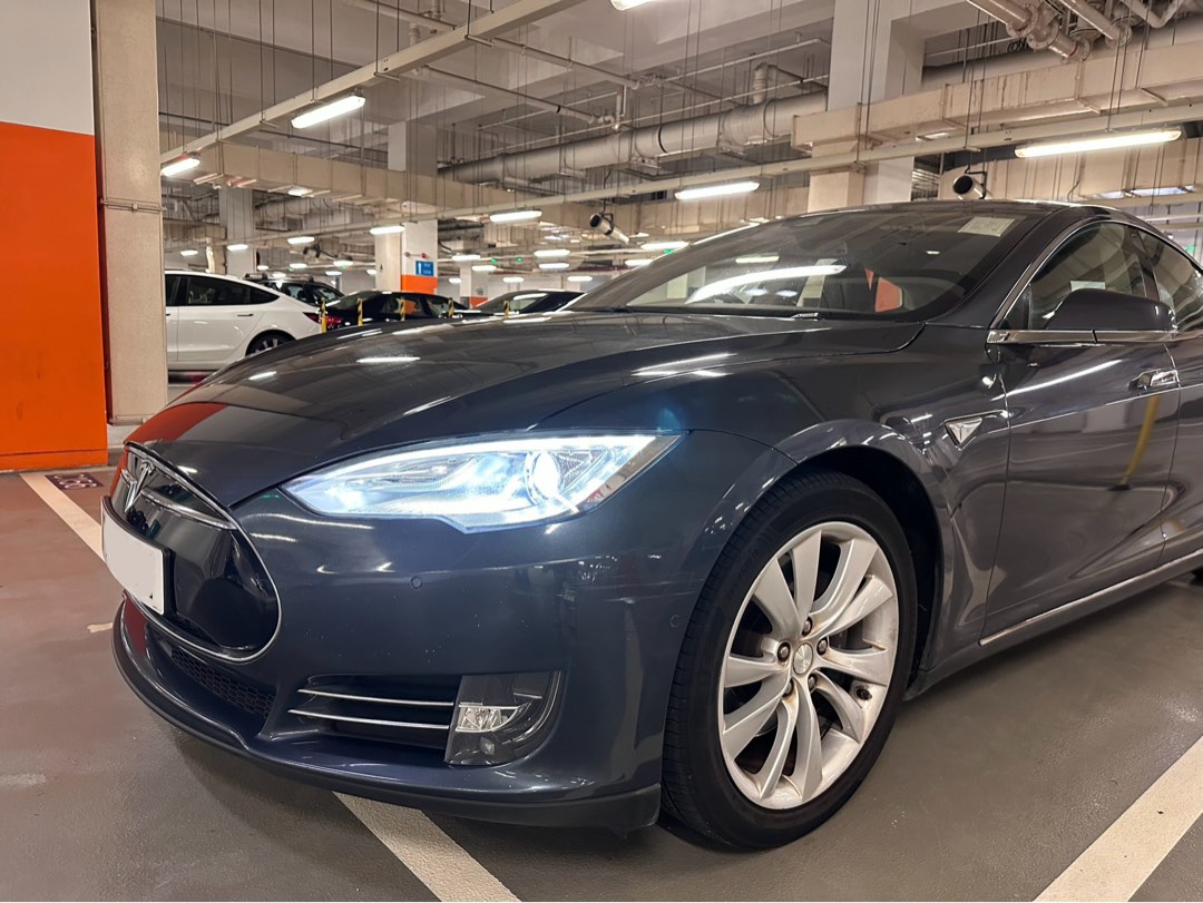 Tesla Model S 85D Auto62863131782146111