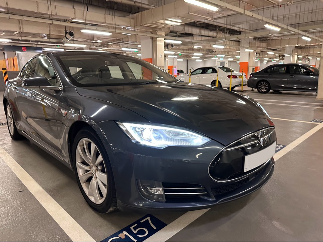 Tesla Model S 85D Auto62863131782146114