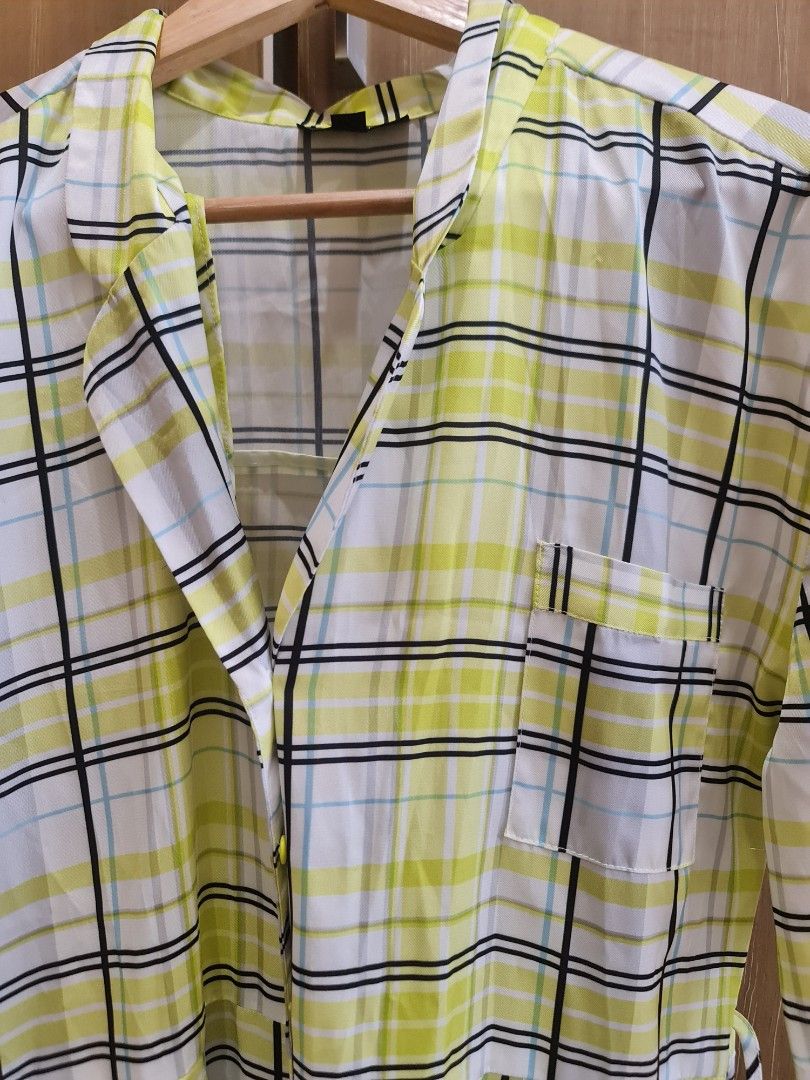 Topshot Jumpsuit (Category: Jumpsuits) located in Quezon City. Submitted by fp332 (Listing ID 1319630713, Image 3). Description: with minor stain (see last pic) but can be removed..