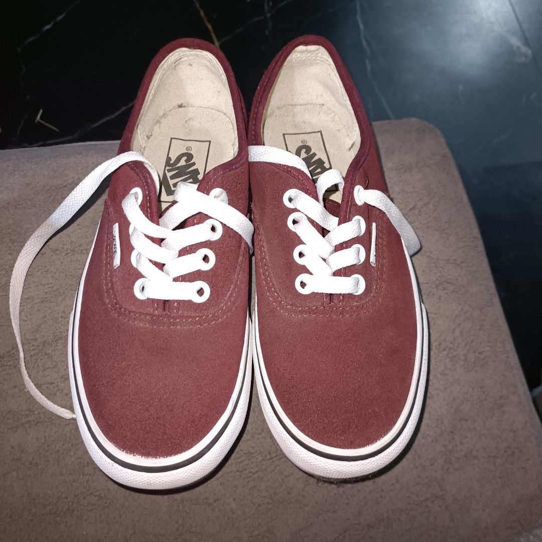 Maroon vans with white laces store