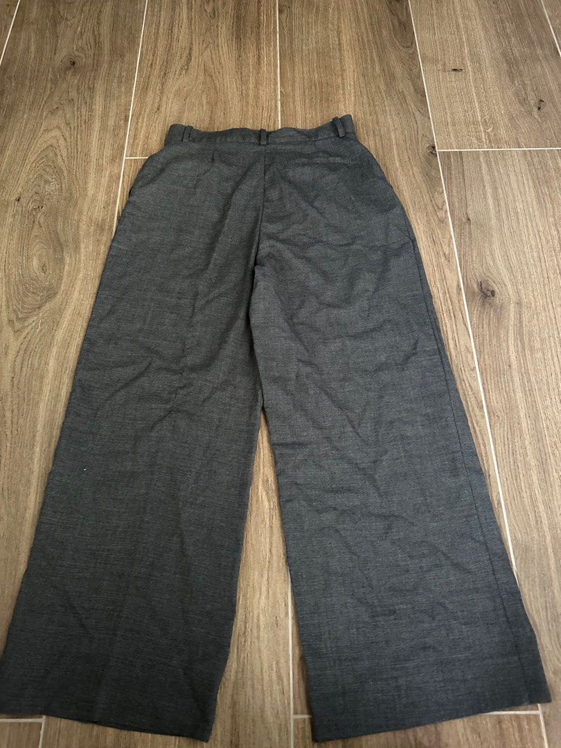 Zara grey wide leg trousers (Category: Other Bottoms) located in Quezon City. Submitted by decluttering456 (Listing ID 1319614137, Image 3). Description: Zara wide leg trousers Color: grey Rfs: barely use it.