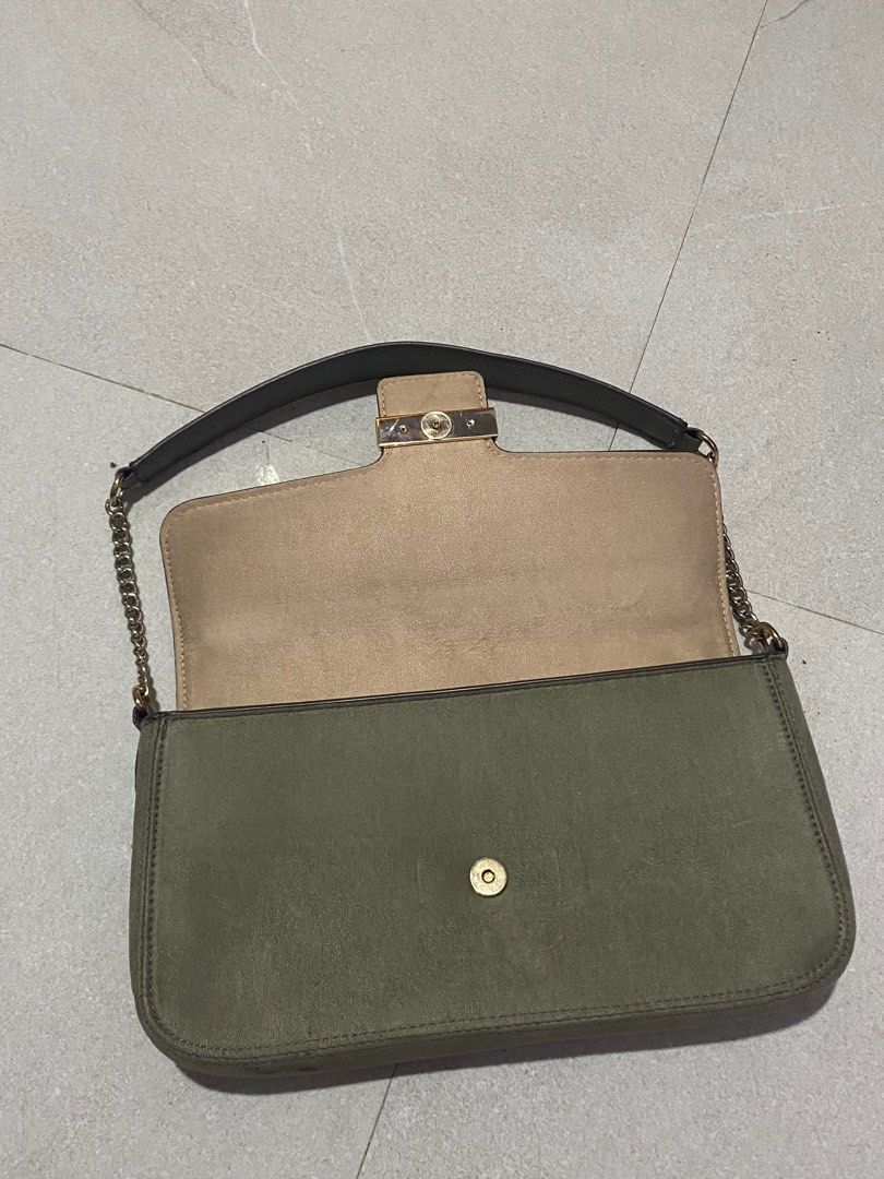 2-in-1 h&m bag (Category: Shoulder Bags) located in Caloocan City. Submitted by aneeeee_ (Listing ID 1319758210, Image 3). Description: Can be used as crossbody bag or shoulder bag Rfs: decluttering .