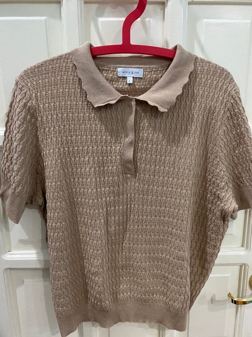 Apple & Eve Knit Blouse XL (Category: Blouses) located in Davao. Submitted by notblec (Listing ID 1319859689, Image 1). Description: Size: XL Major Declutter Sale! will move out. every purchase is greatly appreciated! Selling price: 300php + 80php sf to metro manila (negotiable if more than 2 purchases from my listings) Open for meetups within Davao City (downtown & south area only) Dm me for more pics! .