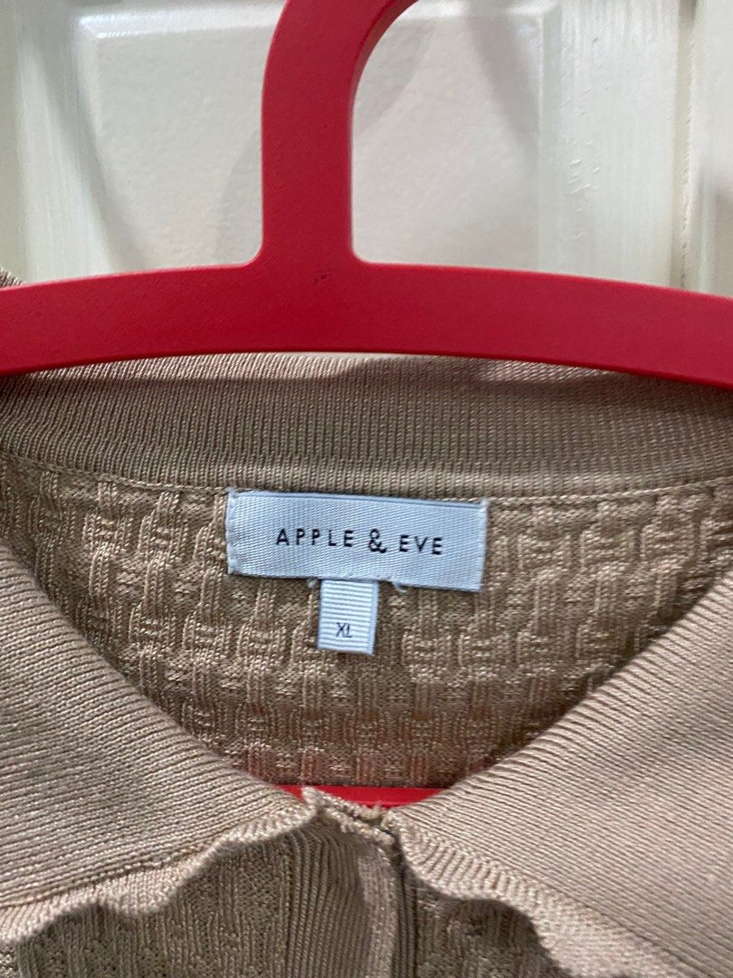 Apple & Eve Knit Blouse XL (Category: Blouses) located in Davao. Submitted by notblec (Listing ID 1319859689, Image 3). Description: Size: XL Major Declutter Sale! will move out. every purchase is greatly appreciated! Selling price: 300php + 80php sf to metro manila (negotiable if more than 2 purchases from my listings) Open for meetups within Davao City (downtown & south area only) Dm me for more pics! .