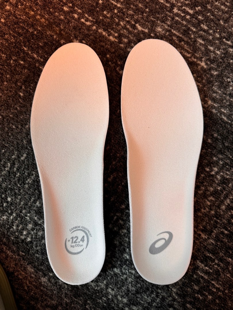 ASICS Novablast 4 White US9 insoles 100 new neverused