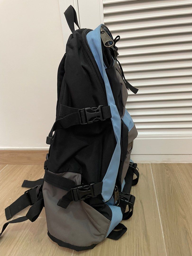 Backpack （分類：其他運動配件）位於 Hong Kong。 由 smilela 提交（商品編號 1319744573，圖片 3）。簡介： Leaveland 背囊 尺寸：37x55 cm 多格，方便收納。。