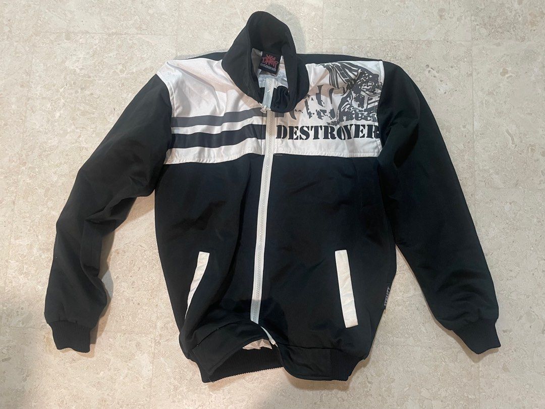 Bomber jacket (Category: Coats, Jackets and Outerwear) located in Singapore. Submitted by ansonho (Listing ID 1319787082, Image 1). Description: .