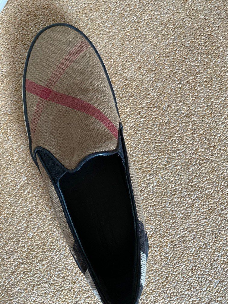 Burberry (Category: Loafers) located in Lucena. Submitted by cat09 (Listing ID 1319720360, Image 3). Description: Authentic no box Unisex Negotiable if reasonable No lowballers Very pretty in person For casual .