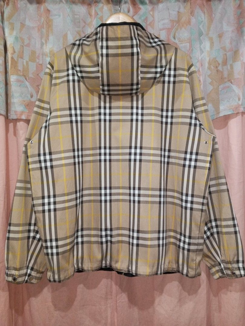 Burberry reversible jacket Men s Fashion Coats Jackets and Outerwear on Carousell