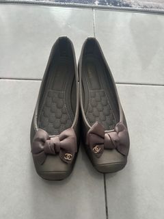 (Category: ) located in . Submitted by zzzzcloset (Listing ID 1319825302, Image 1). Description: .
