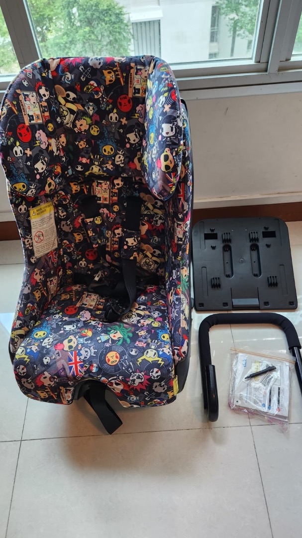 Clek Foonf Convertible Car Seat in Tokidoki Unicorno Disco Clerk Infant thingy