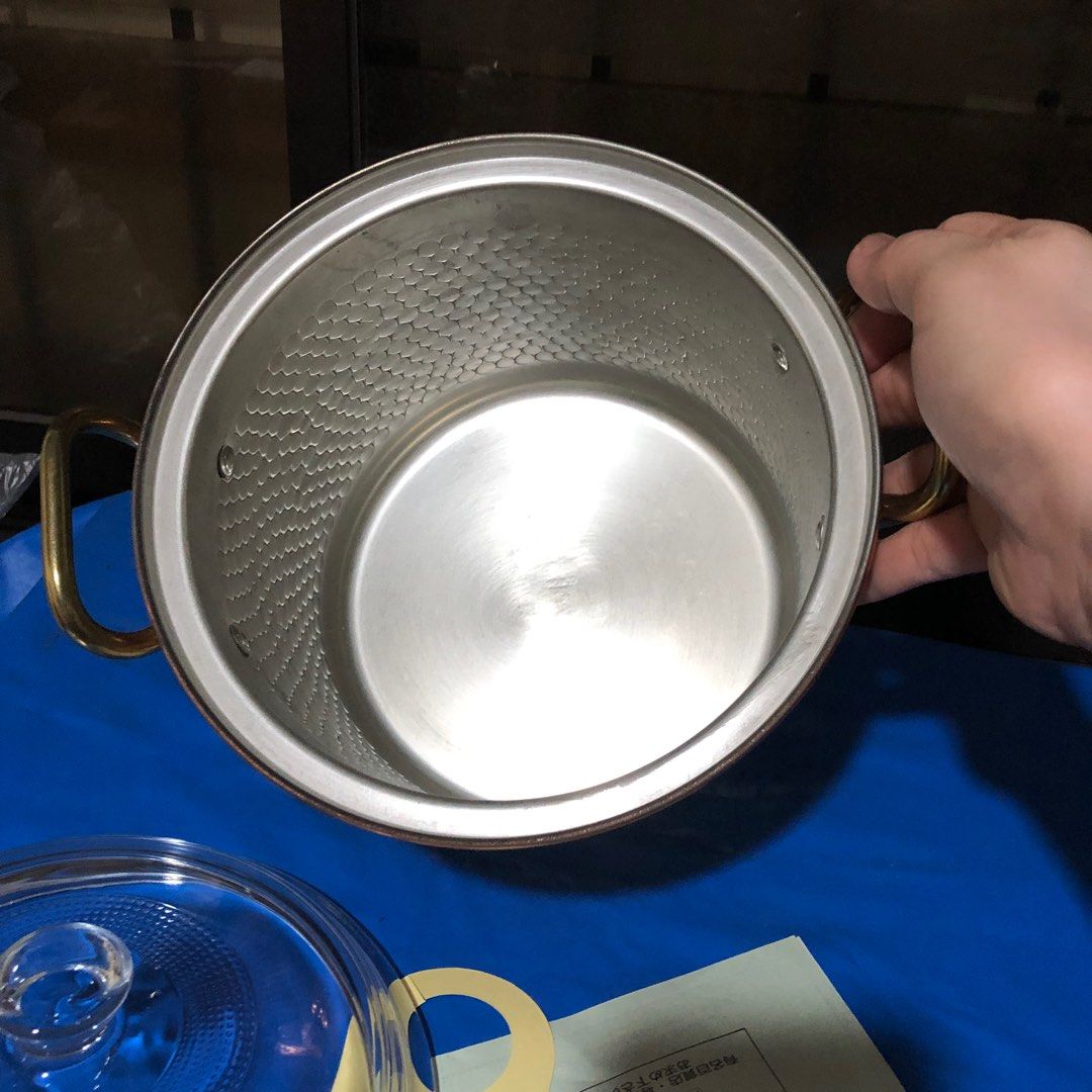 COPPER POT(18cm) deep type (Category: Cookware & Accessories) located in Caloocan City. Submitted by e_o62059 (Listing ID 1319873344, Image 3). Description: Japan branded brand new in original box; pristine condition;unused ; morico brand markings ;capacity 3.6liters;complete paper inclusions Pls see last photo (translated)for further info Size- D18cm x H 15.25cm.