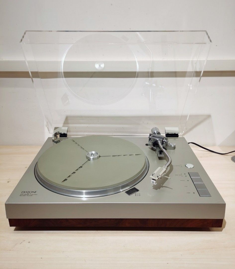 日本DIATONE/三菱大通EC-1黑膠唱機, 興趣及遊戲, 音樂、樂器& 配件, 音樂與媒體- 黑膠碟- Carousell