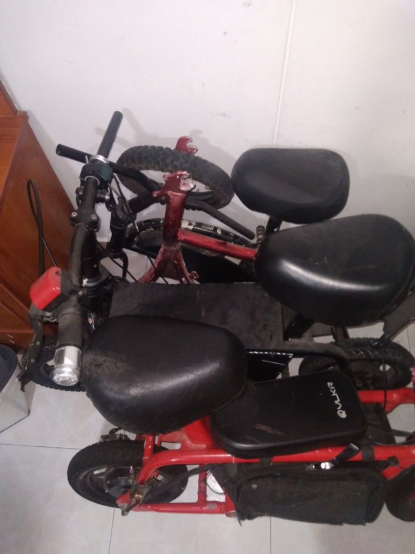 Ebike (Category: E-Scooters & E-Bikes) located in Singapore. Submitted by bbylibra (Listing ID 1318940922, Image 3). Description: don't know much abt ebike just selling all comes in a package take all not one 2dyu n 2 fido.