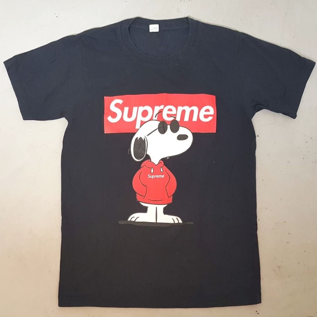 Exclusive Supreme x Peanuts Apparel Snoopy Designer Tee SMALL Peanuts Active Wear Black T Shirt Sporty Top Ageless Design Iconic Comics