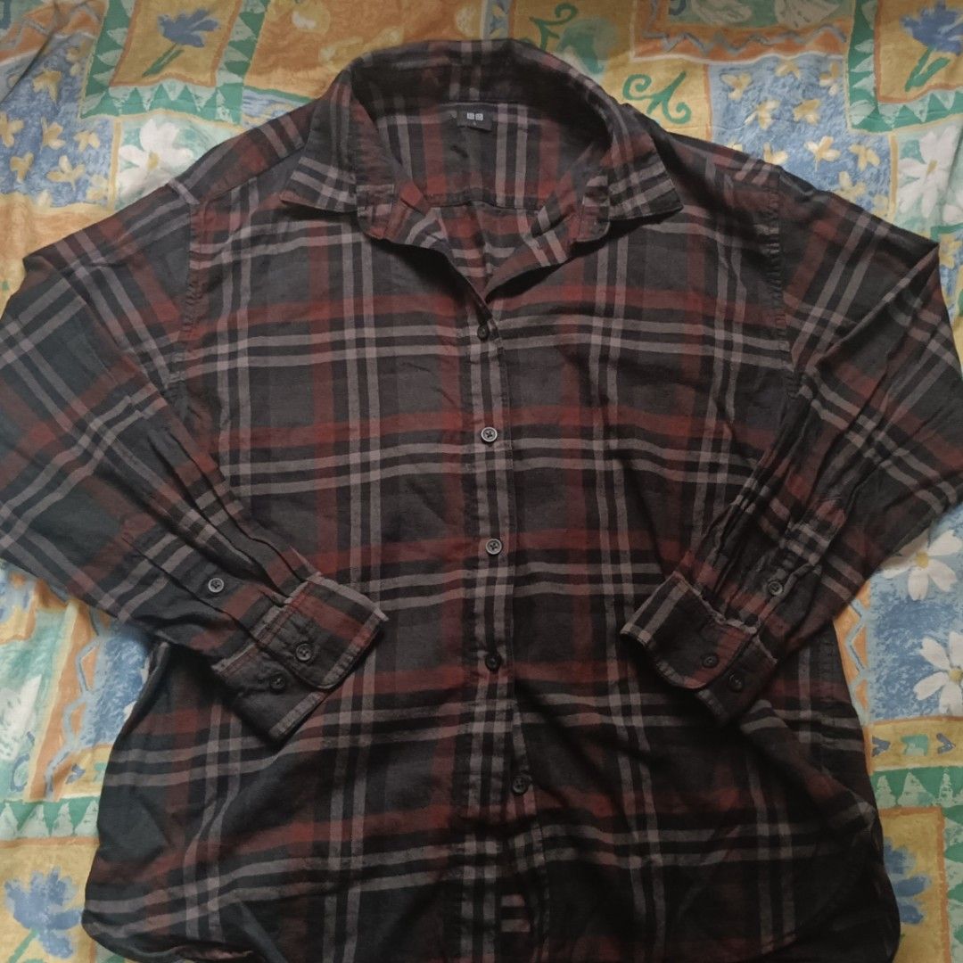 Flannels (Category: Longsleeves) located in Singapore. Submitted by ticklm (Listing ID 1319745841, Image 6). Description: All quite baggy except for the light brown one cause it's quite tight fitting for me. Selling at $5 each. Light Brown Flannel ✅ Red Flannel ✅ Black Flannel ✅ Pink Flannel ✅ Dm for any questions ^_^.