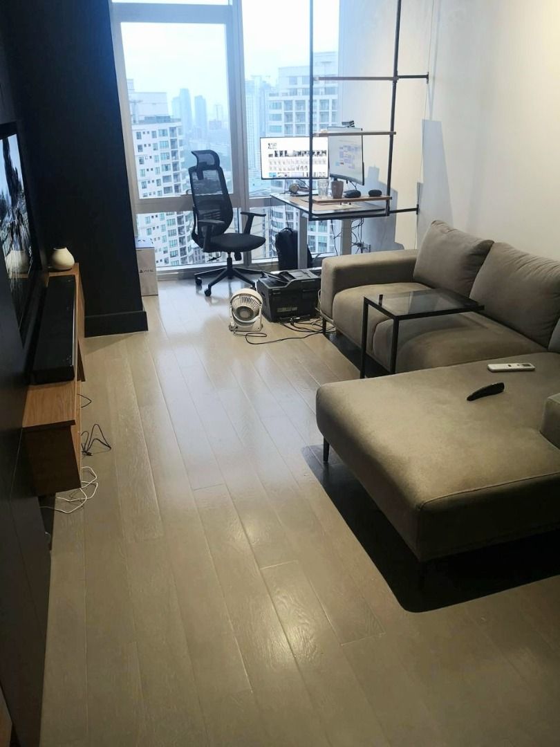 Curated visual reference: Visual Reference: For Sale Corner Unit With Unobstructed View In The Proscenium