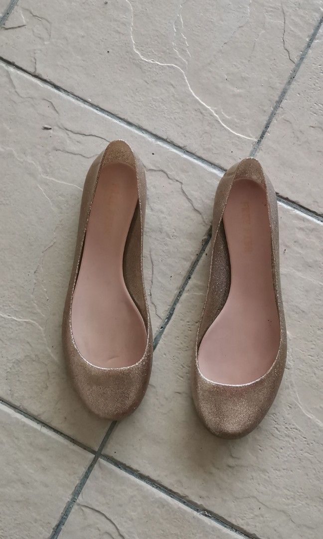 Free fish shoes sales