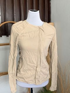 (Category: ) located in . Submitted by StylePoise (Listing ID 1319841087, Image 1). Description: .