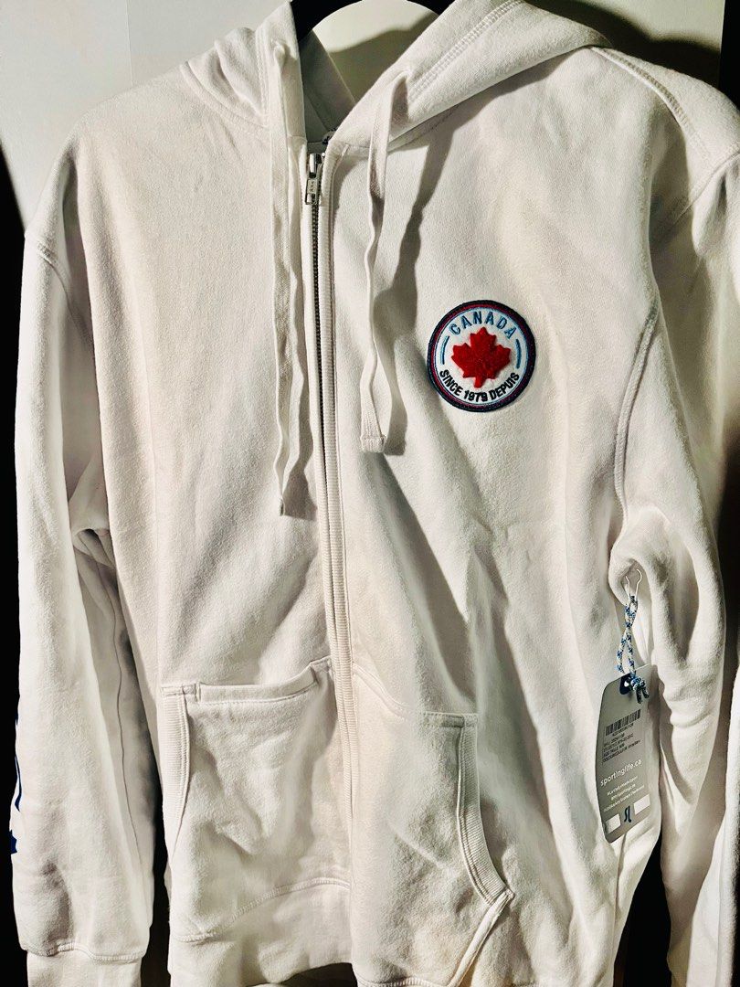 Hoodie (Category: Clothes) located in Toronto. Submitted by maludz (Listing ID 1319867567, Image 2). Description: .