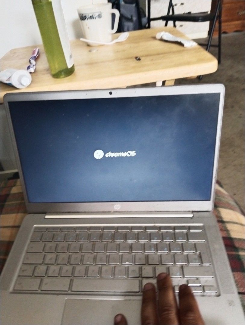 Hp chromebook (Category: Computers & Tablets) located in Toronto. Submitted by manamritgill4548 (Listing ID 1319880066, Image 2). Description: in good shape and working condition.
