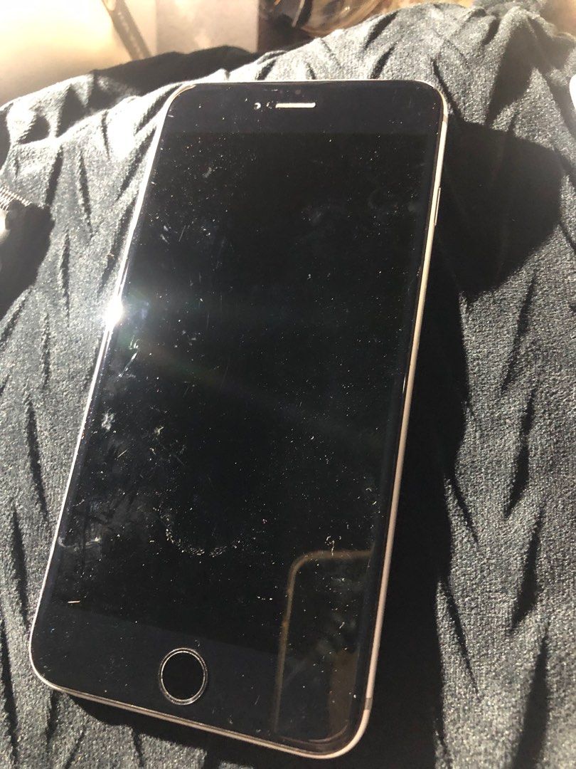 iphone 6plus (Category: iPhone 6 Series) located in Binan City. Submitted by sab75 (Listing ID 1319874714, Image 2). Description: nabasa po tas aywn po bumukas.