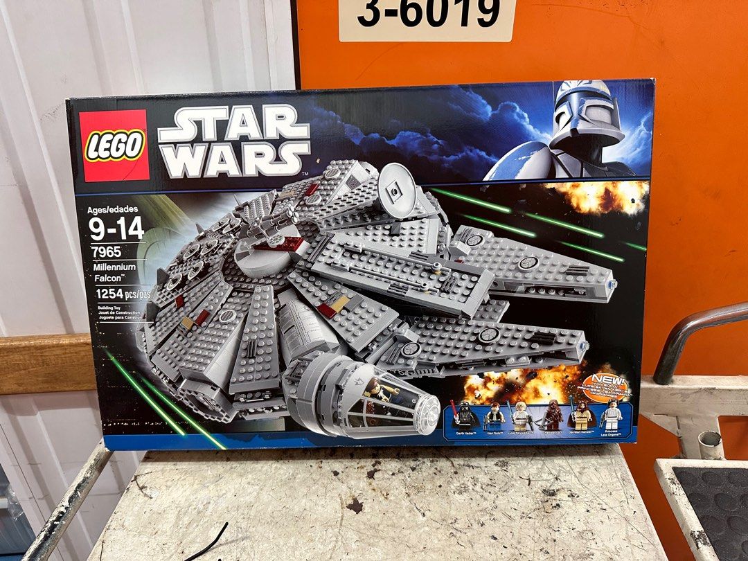 7965 millennium falcon 2025