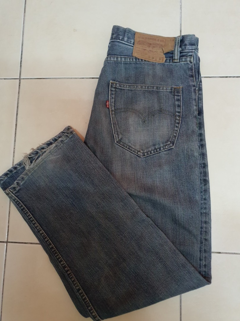 Levi s 501 straight cut jeans Men s Fashion Bottoms Jeans on Carousell