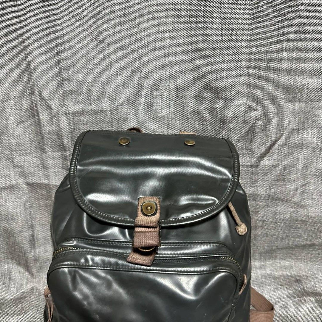 Luggage Label Backpack (Category: Luxury Bags & Wallets) located in Manila. Submitted by greyinfash06839 (Listing ID 1319864876, Image 1). Description: 🤍Price: 3,999 pesos only 🤍Item: Luggage Label Backpack 🤍Brand: Luggage Label 🤍Matirial: PVC leather 🤍Quality: Original 🤍color: Black 🤍Size: Medium 🤍Dimension. H: 15 L: 13 W: 5 🤍Sex: For men 🤍Issue: Minimal sign use 🤍Condition Rate: 9/10 🤍Other info:.