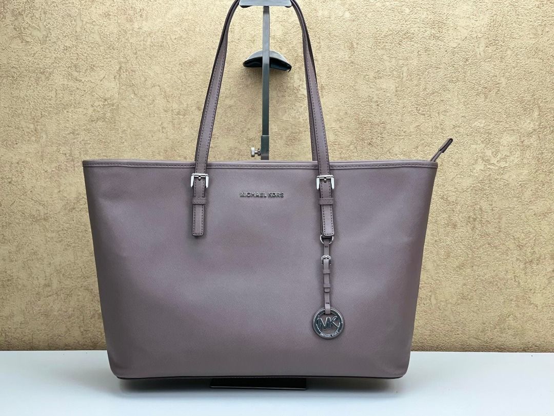 MICHAEL KORS 30T5STVT2L JET SET TRAVEL MEDIUM SAFFIANO LEATHER TOP ZIP TOTE