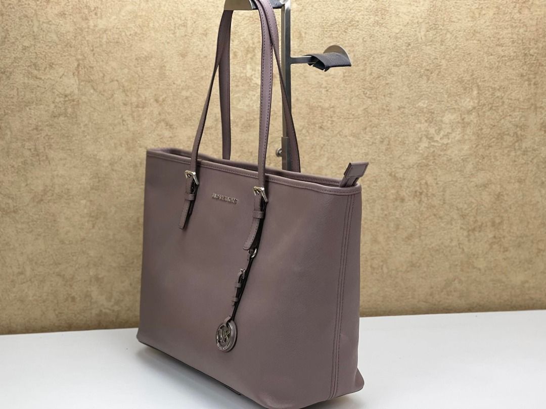 MICHAEL KORS 30T5STVT2L JET SET TRAVEL MEDIUM SAFFIANO LEATHER TOP ZIP TOTE
