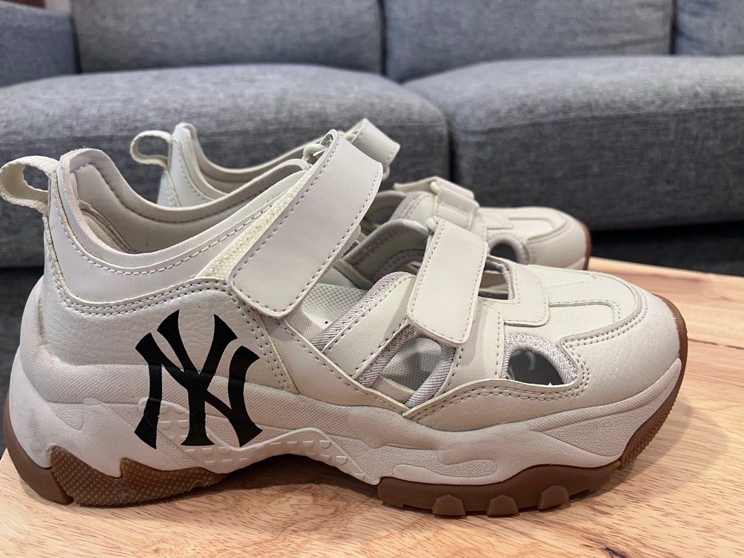 MLB Shoes