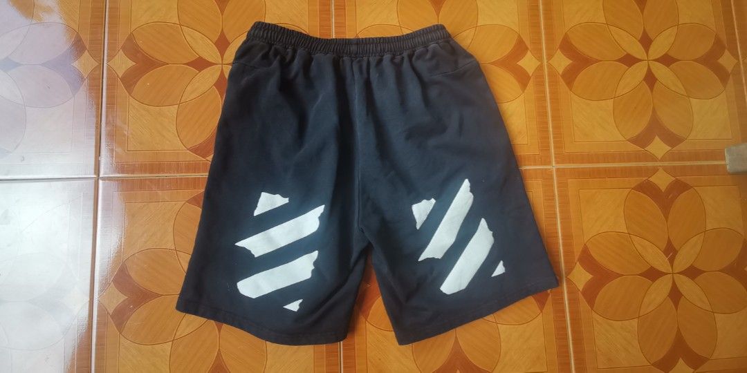 OFF WHITE SHORT (Category: Activewear) located in Maria Aurora. Submitted by thriftteeth (Listing ID 1319702789, Image 2). Description: NO ISSUE EXELLENT CONDITION 9.5/10 COLOR RATE SIZE 32 (STRECHABLE) MOP GCASH.