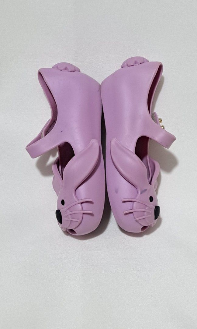Original melissa USA 7@ 13 cm (Category: Babies & Kids Fashion) located in Quezon City. Submitted by kimlynandaya (Listing ID 1319822724, Image 3). Description: original mini melissa size:USA 7 Eur: 22 /23 bra 20 /21 Jpn 13 cm insole : 13 cm cm outsole 14 cm ready to wear minimal issue: may part na may sulat ng konti minimal sign of usage.